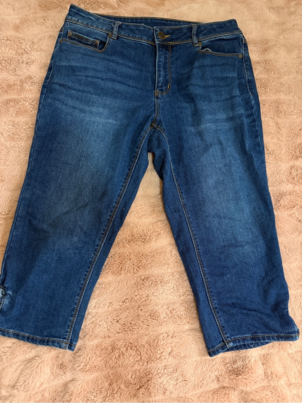 Women’s Blue Denim capris